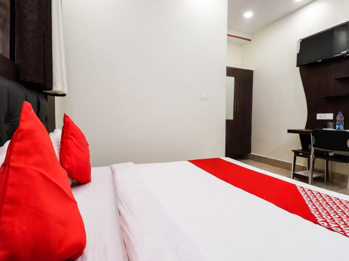 Oyo 74578 Hotel Al-Diyafa Hyderabad Exteriör bild